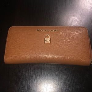 Michael kors wallet